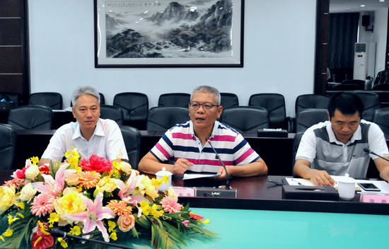 3潘高壽董事長(zhǎng)、總經(jīng)理?xiàng)顤|升分享交流.jpg