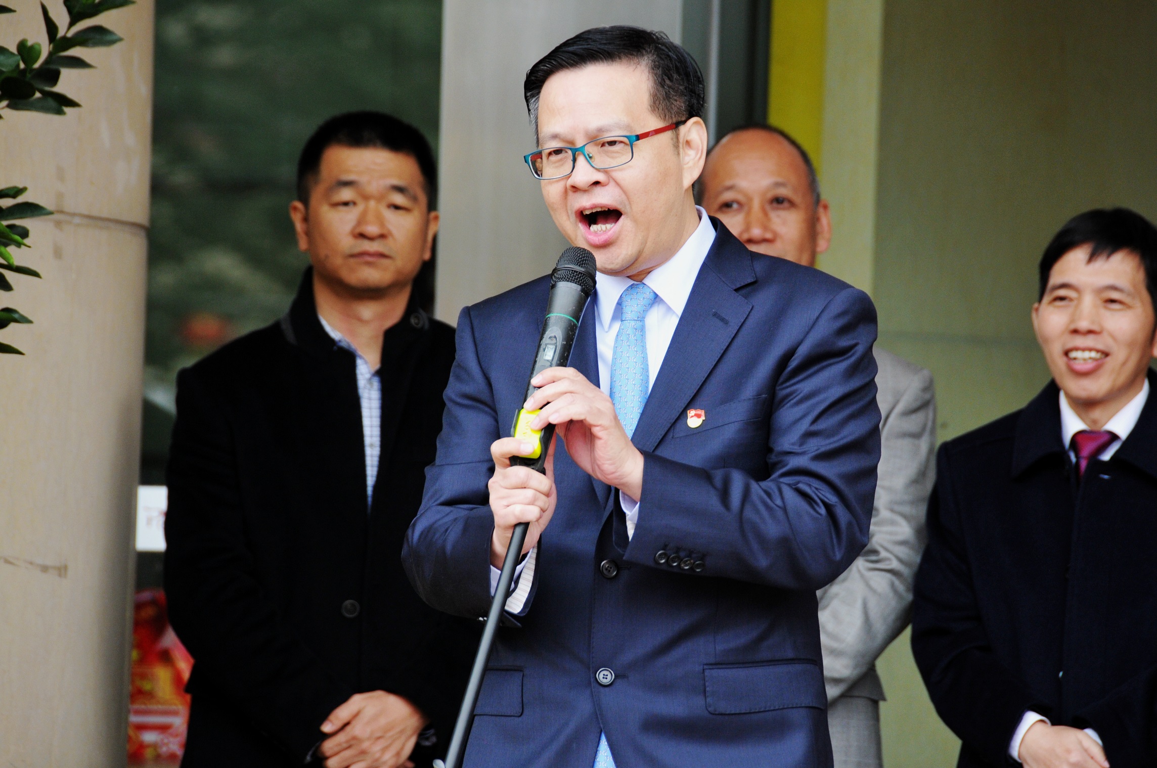 2.廣藥集團黨委委員、上市公司總經理黎洪一行新春慰問.jpg 2.廣藥集團黨委委員、上市公司總經理黎洪一行新春慰問.jpg